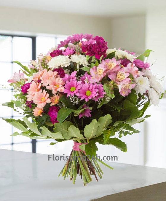 Ramo flores de color Morado